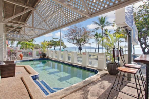 Отель Beach House Motel  Таунсвилл